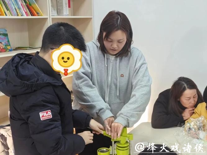 杨浦区大桥街道组织青少年参加“社志融合”寒假活动