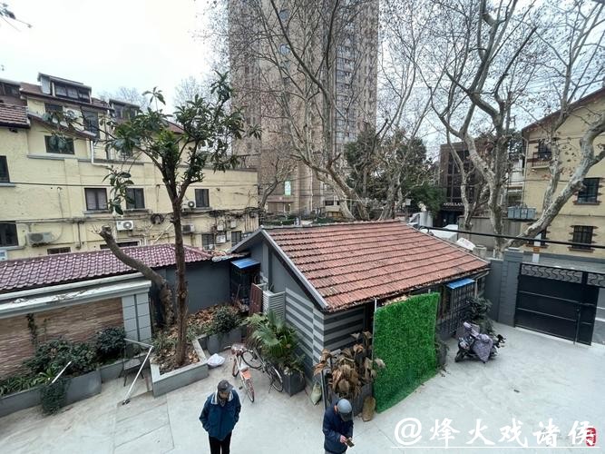 上海中心城区最大拆落地小区迎来回搬后首个新春,街道居委又向居民“送大礼” 上海中心城区最大拆落地小区迎来回搬后首个新春,街道居委又向居民“送大礼”